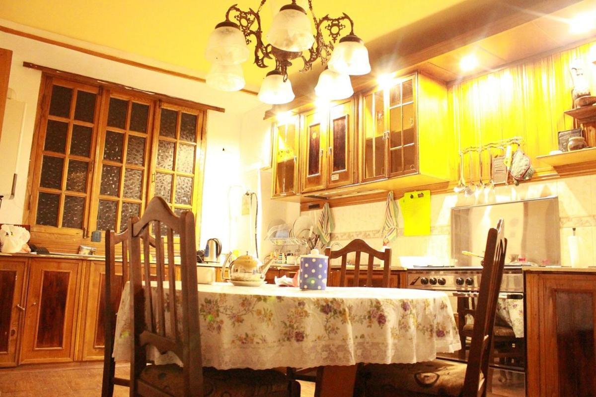 Machabelli 11A Hostel ティビリシ エクステリア 写真